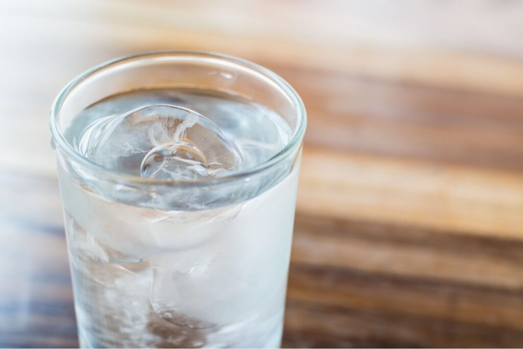 5 Home Remedies for Hiccup & Natural Tips - Ice Cold Water