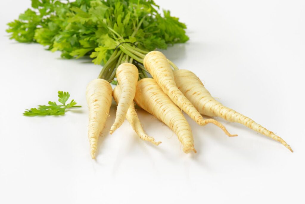 Best Natural Alternatives to Benadryl for Itching - Parsley Root - MyNaturalTreatment.com